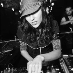 DJ Anna Cavalli