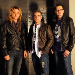 DEEP VOICES