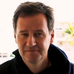 Derek Avari
