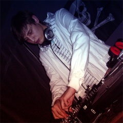 DJ 8LM