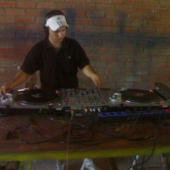 dj hoo