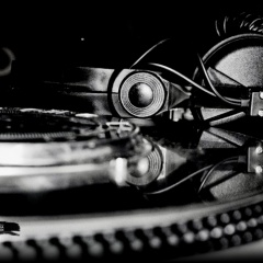 DJ AdRyYy