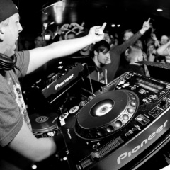DJ@WAR
