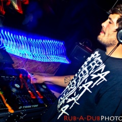 Dj em3r1ca