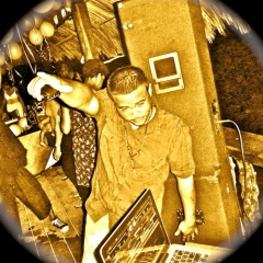 DJ eYAnICK
