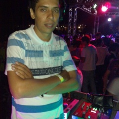 DJ HENRIQUE