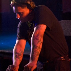 DJ Howie Rivet