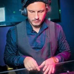 DJ LIST
