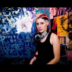 DJ Loryn