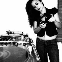 DJ Miss Lucy