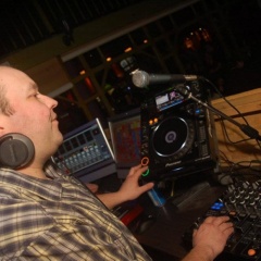 Dj Momo