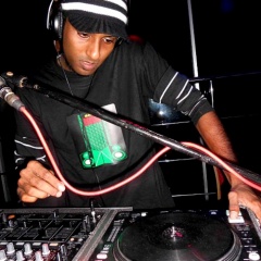 DJ NALEEN