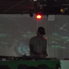 DJ RASTAMAN VIBRATION (dub wolf)