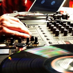 Dj Rhoni