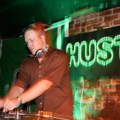 DJ Tom Booth