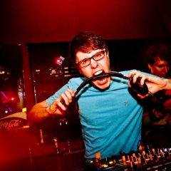 DJ WNIQ