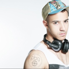 DJ Zach Burns