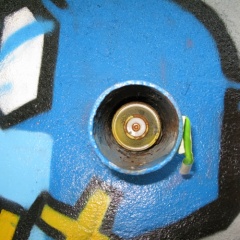 iy85