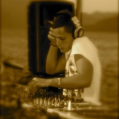DJ ElenaiD