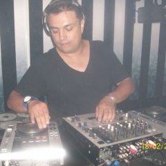 MARTINEZ OSCAR DJ