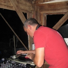 jEff hOuSE