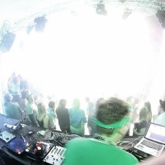 deejay la riot