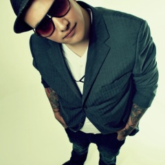 LOUIE GIOVANNI