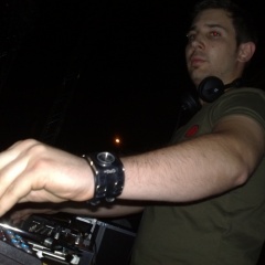 Max Dee