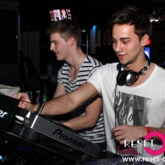 nick mos &amp; tikay