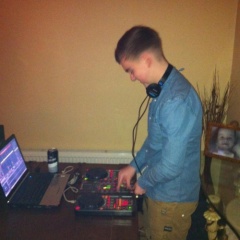 Nick P Munday