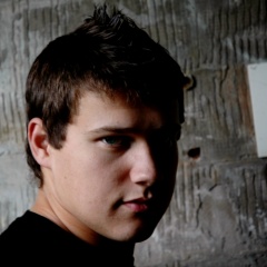 Nic von Tribe