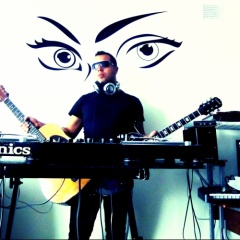 R2 (Ricardo Rock)