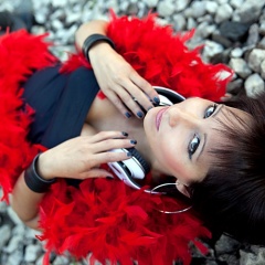 Simona Gee