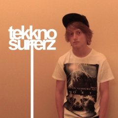 Tekknosurferz